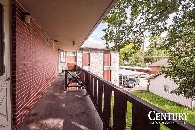 2nd image of 1827 F St #4kdce44c1