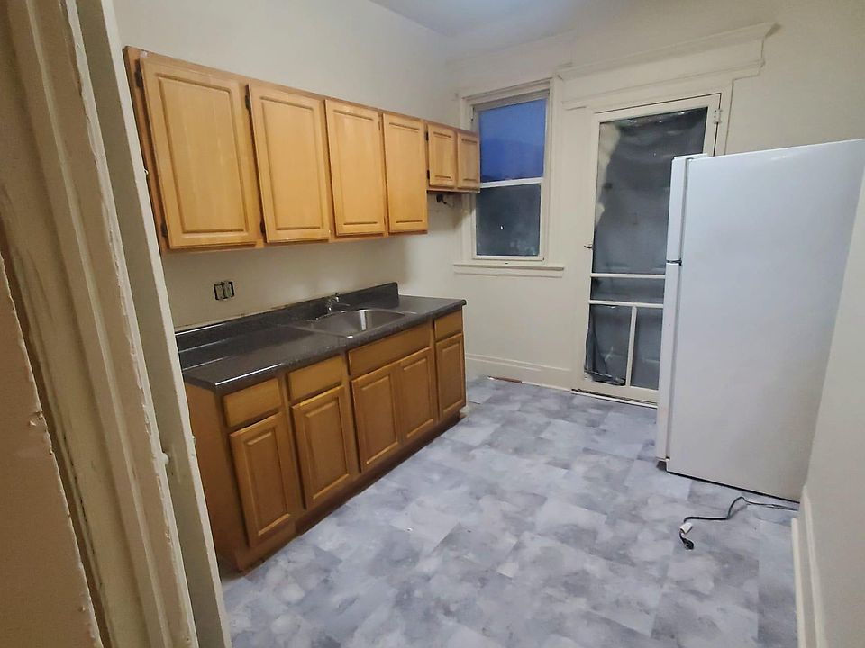 1st image of 12 Radford St Floor 3