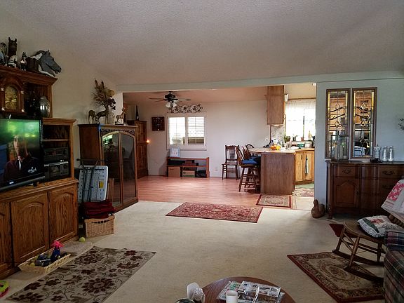 Large, Bright Living Area