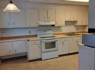 93 3rd St #2, Auburn, ME 04210