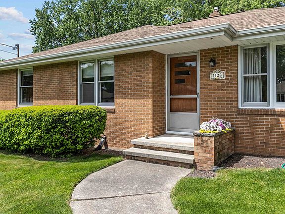 4th image of 1128 Pomer Way