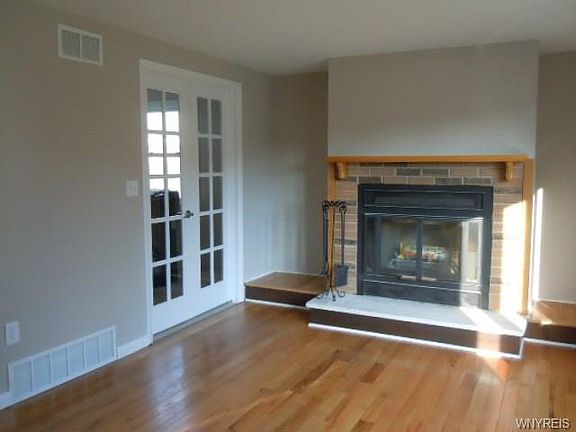 4th image of 78 Davidson Dr