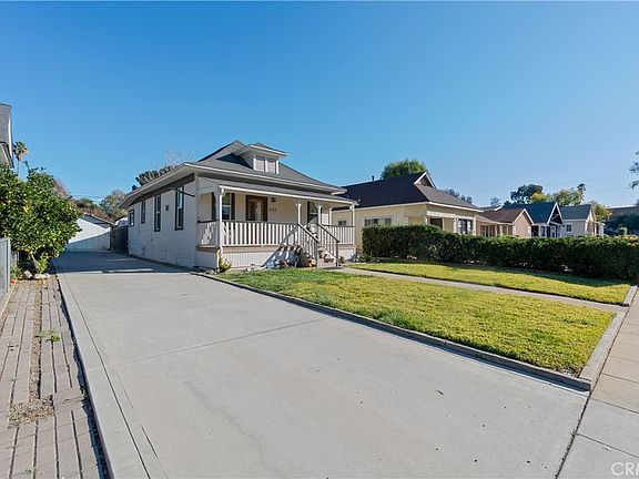 3rd image of 632 Church St