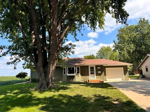 808 Floyd St, Sanborn, IA 51248