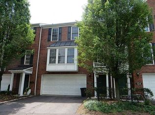 132 Chapel Harbor Dr, Pittsburgh, PA 15238