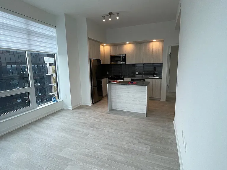 8868 Yonge St #1808E — Photo 6