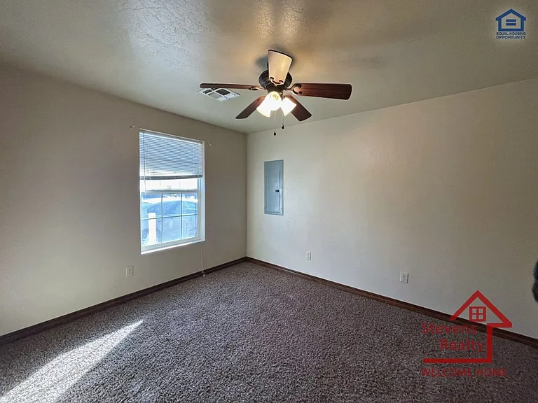 1604 NW Lindy Ave — Photo 20