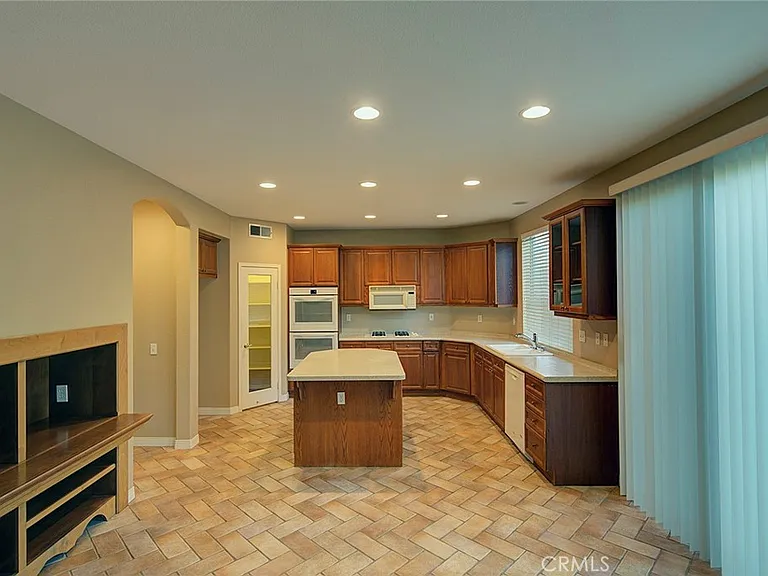 4520 Garden City Ln — Photo 9