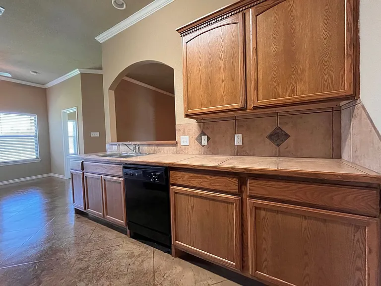 3037 Breton St — Photo 8