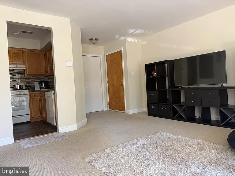 111 Worlidge Ct #5 — Photo 4