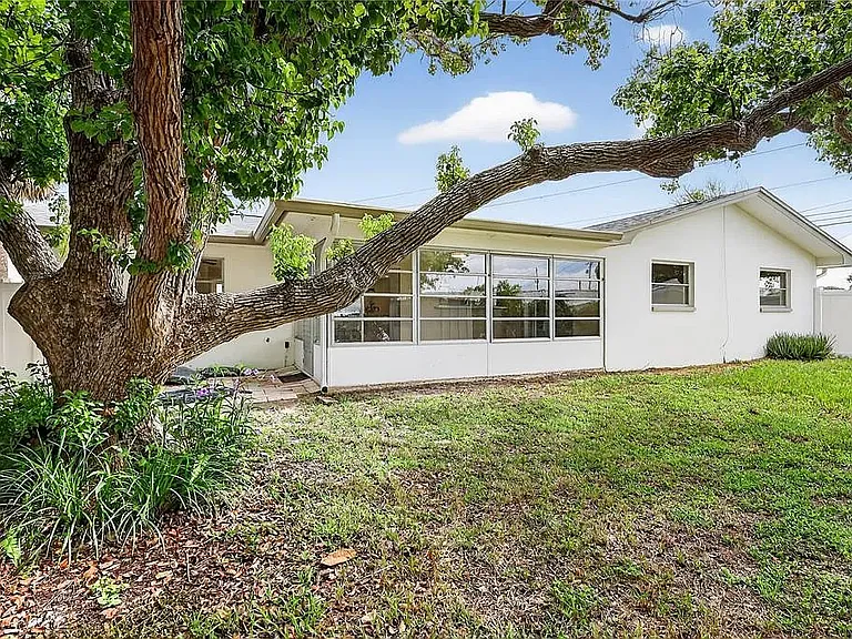 14005 Leeward Dr — Photo 23