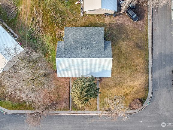 4th image of 801 803 Cannon Lane