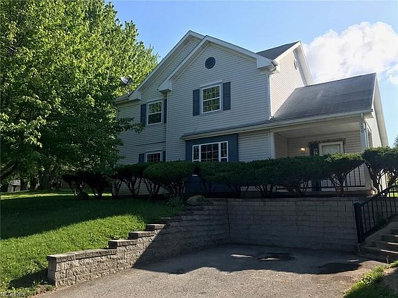 2nd image of 120 Blackburn St