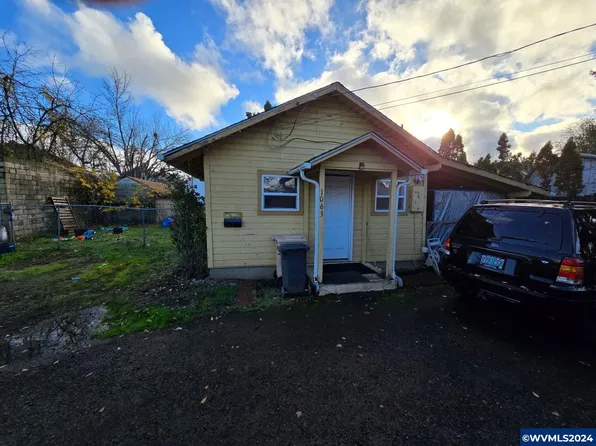 1063-1069 SW Levens St, Dallas, OR 97338