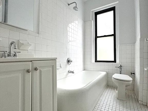 3rd image of 708 W 171st St APT 5A