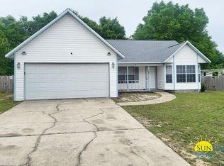 437 Shoal Lake Dr, Crestview, FL 32539