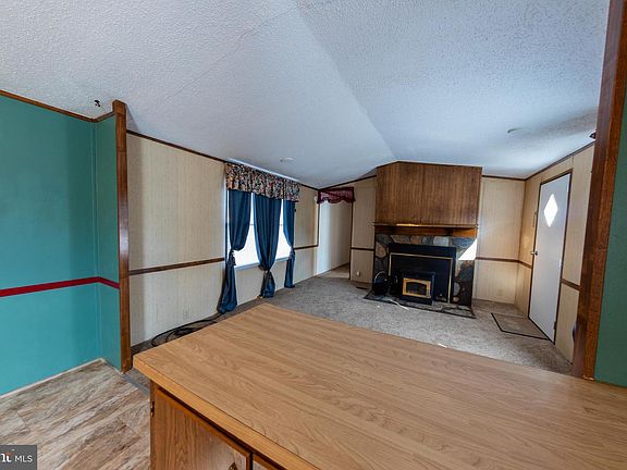 5th image of 220 Screaming Eagle Dr