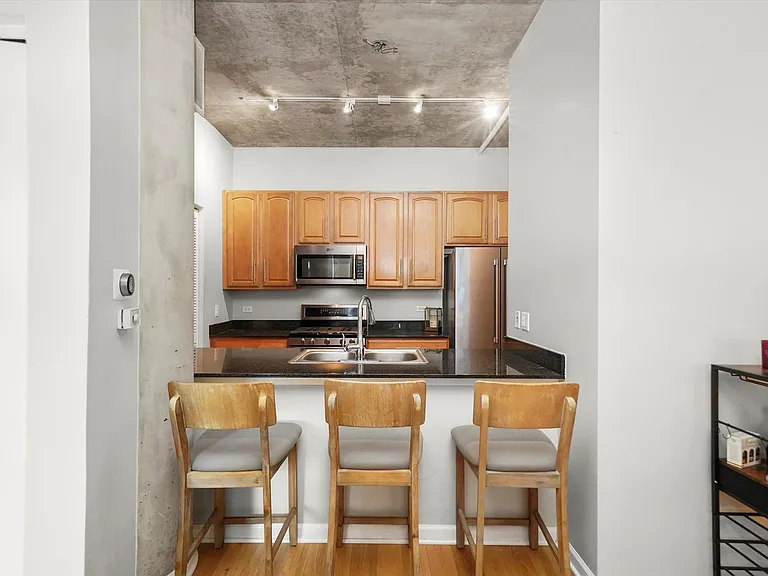 125 E 13th St #515 — Photo 8