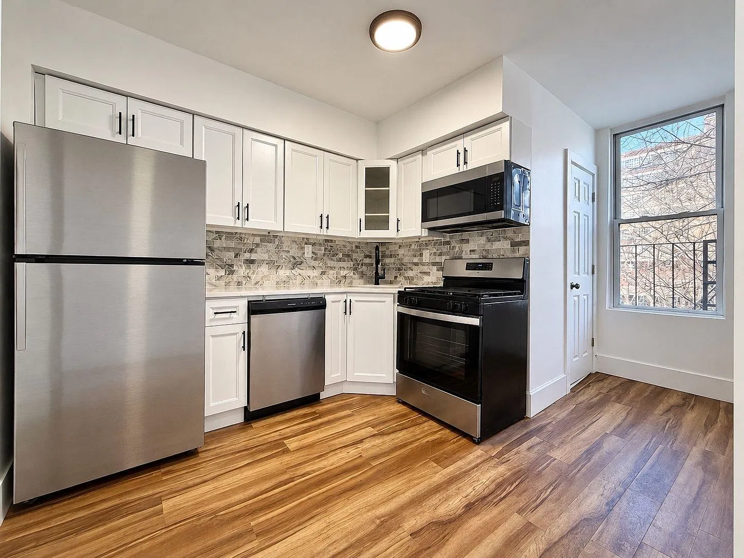 1 bed, 1.0 bath, 550 sqft, $1,980 — Photo 3