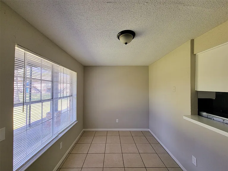 COURTYARD PARK APARTMENTS — Photo 39