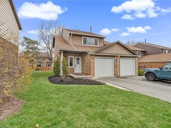 2185 Fairchild Blvd #5, Burlington, ON L7P 3P6