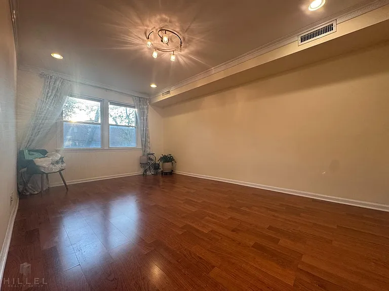 77-33 166th St #2B — Photo 2