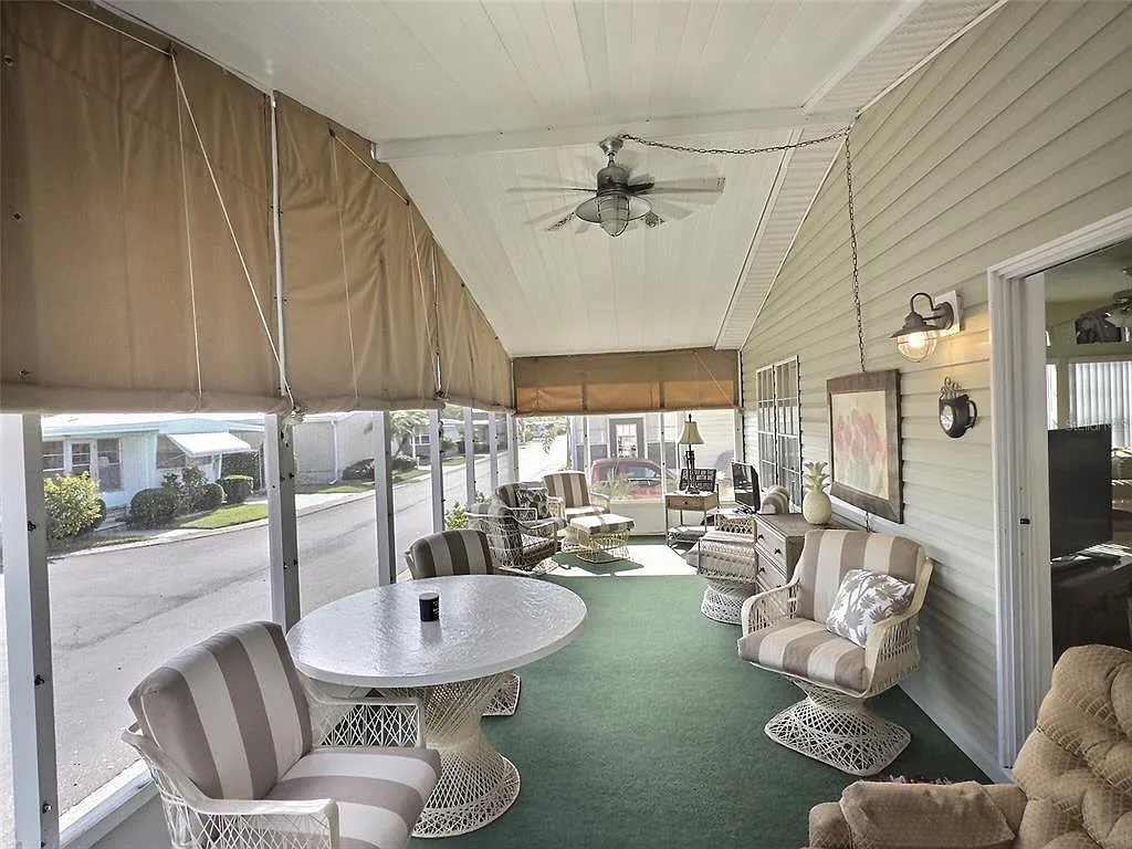 3 bed, 2.0 bath, 1529 sqft, $2,500 — Photo 2