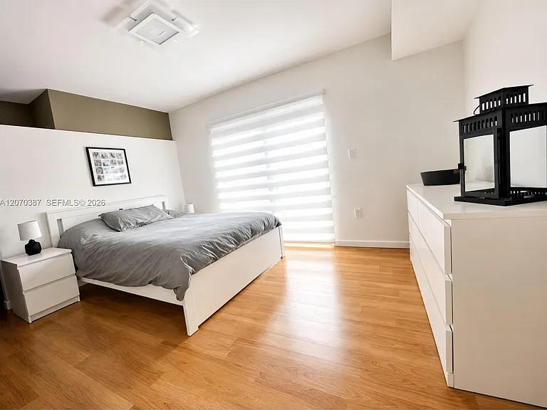 1250 Lincoln Rd #401 — Photo 4