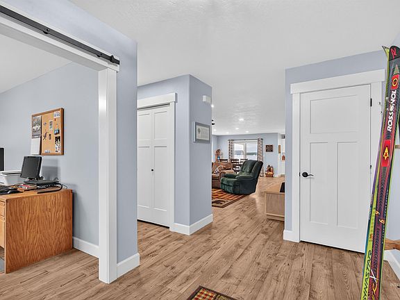 4th image of 3203 Parkridge Way