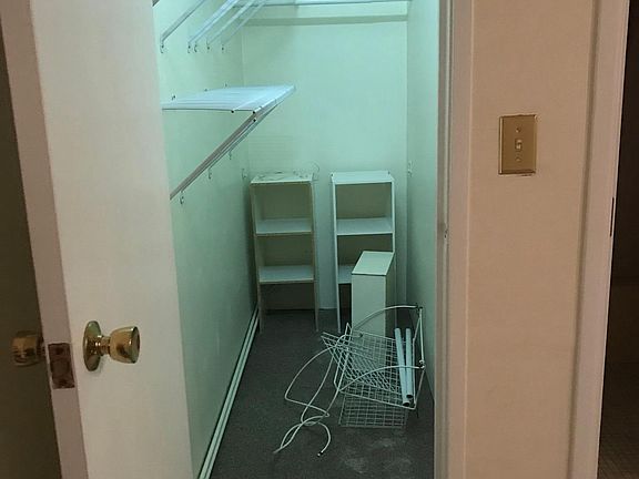 Walkin Closet in Master BR