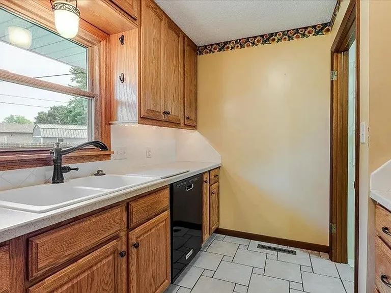 3321 Clove Cir — Photo 10
