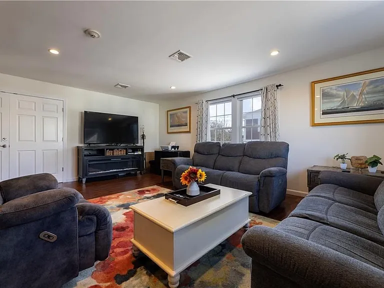 14 Clinton Ave #3 — Photo 12