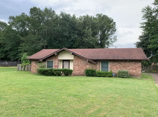 6 Lakewood Ln, Pine Bluff, AR 71603