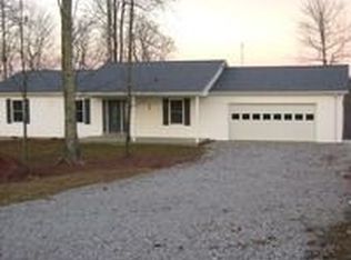 326 Thousand Oaks Dr, Shady Spring, WV 25918