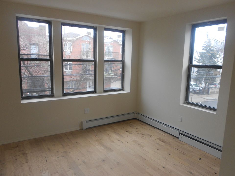 2nd image of 748 E 229th St