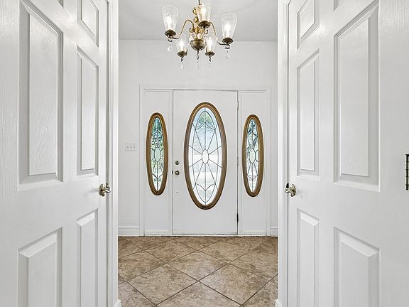 2nd image of 18 Point View Dr