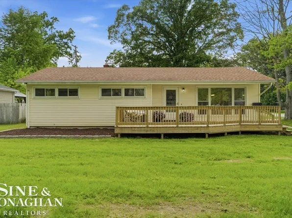 1706 New Jersey Ave, Marysville, MI 48040