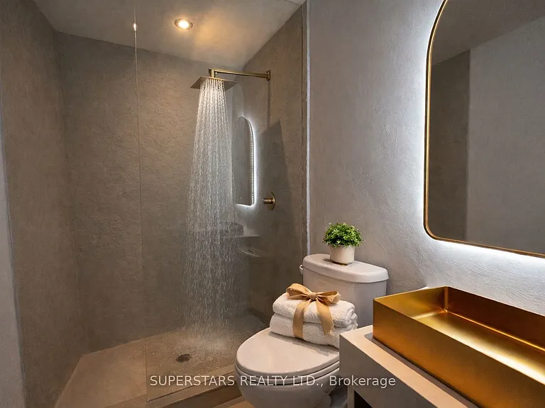 10 York St #4208 — Photo 9