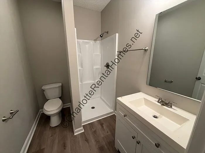 3 bed, 2.0 bath, 1148 sqft, $1,400 — Photo 3