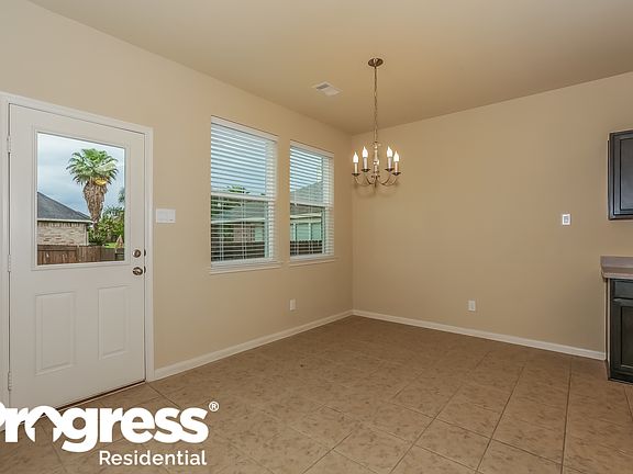 4th image of 18758 Walden Glen Cir