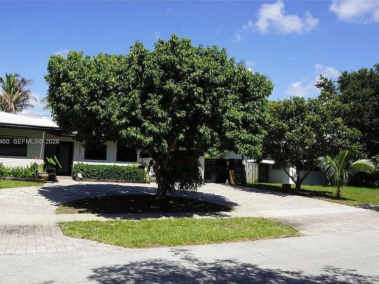 1251 SW 11th Ter — Photo 17