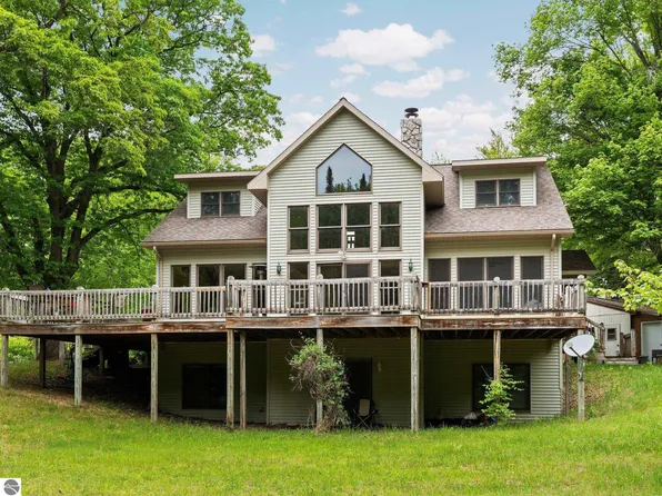 8415 W Workman Rd, Lake City, MI 49651
