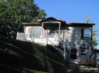 611 4th Ave, Dixon, IL 61021