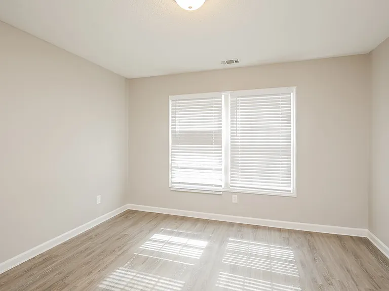802 Pinder Point Ct — Photo 15
