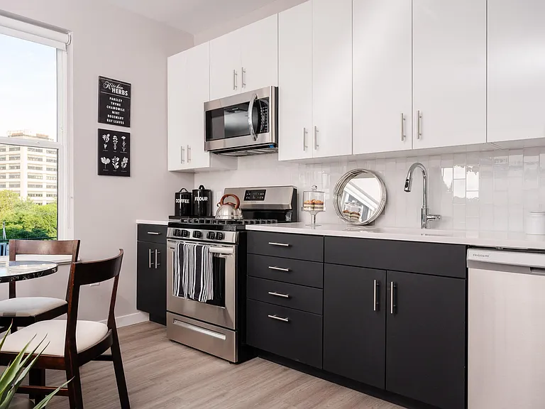 Junior 1-Bedroom Kitchen