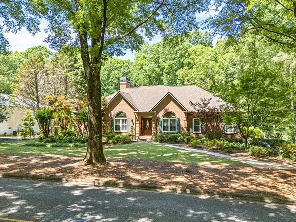 786 Moores Mill Dr, Auburn, AL 36830