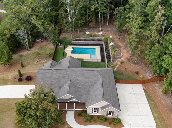 41 Mountain Pointe Dr, Ball Ground, GA 30107