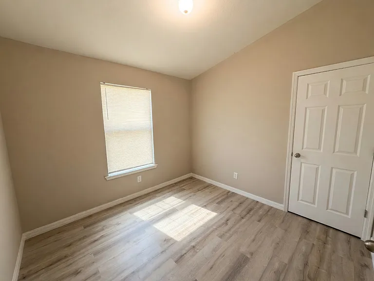 1252 County St E — Photo 22
