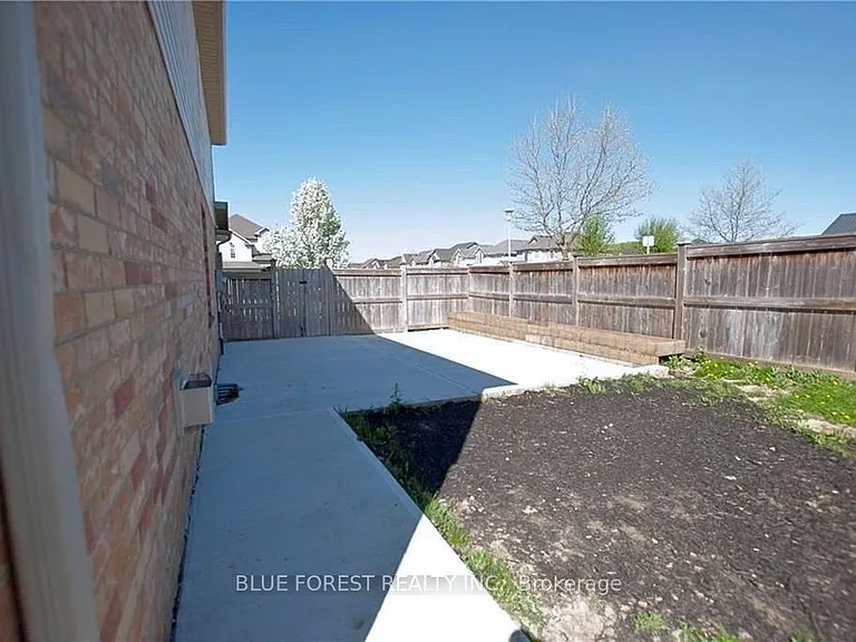1918 Gough Ave — Photo 30