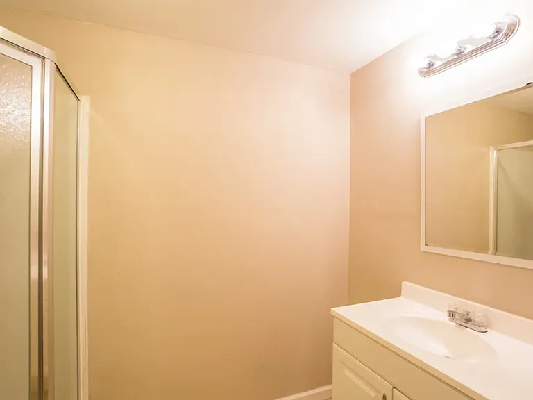 9822 Kenton Cir — Photo 3